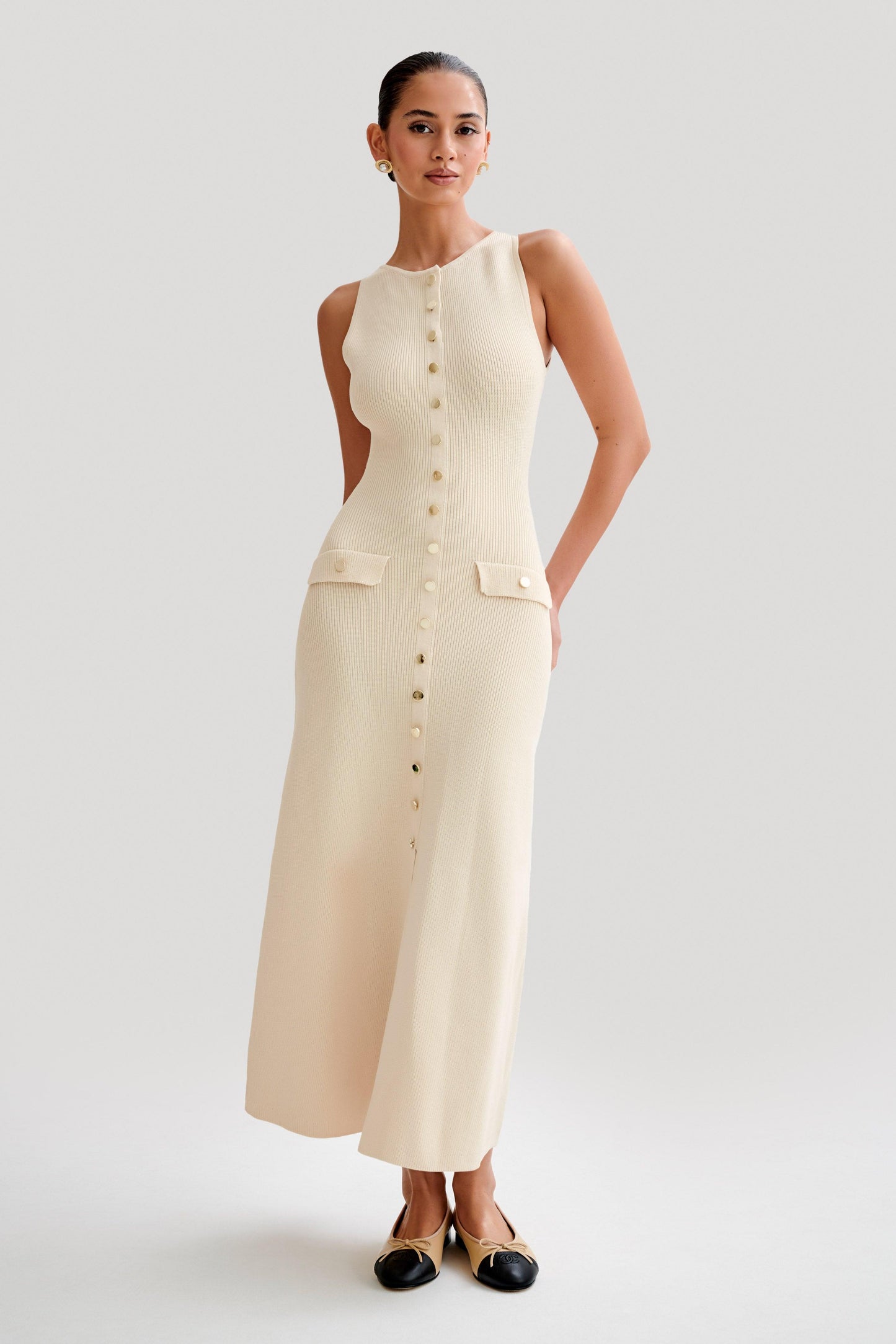 StyleEase Elegant Sleeveless Button-Up Maxi Dress for Women