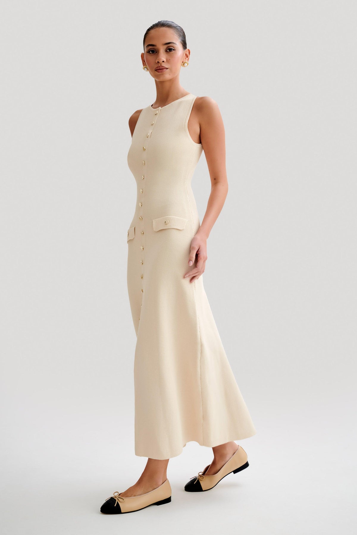 StyleEase Elegant Sleeveless Button-Up Maxi Dress for Women